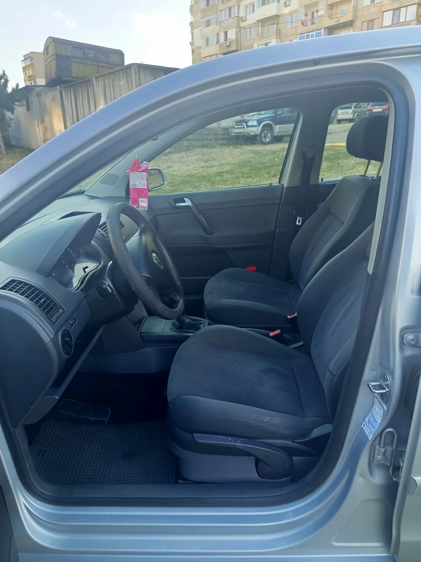 VW Polo 1.2i, снимка 9 - Автомобили и джипове - 56075281