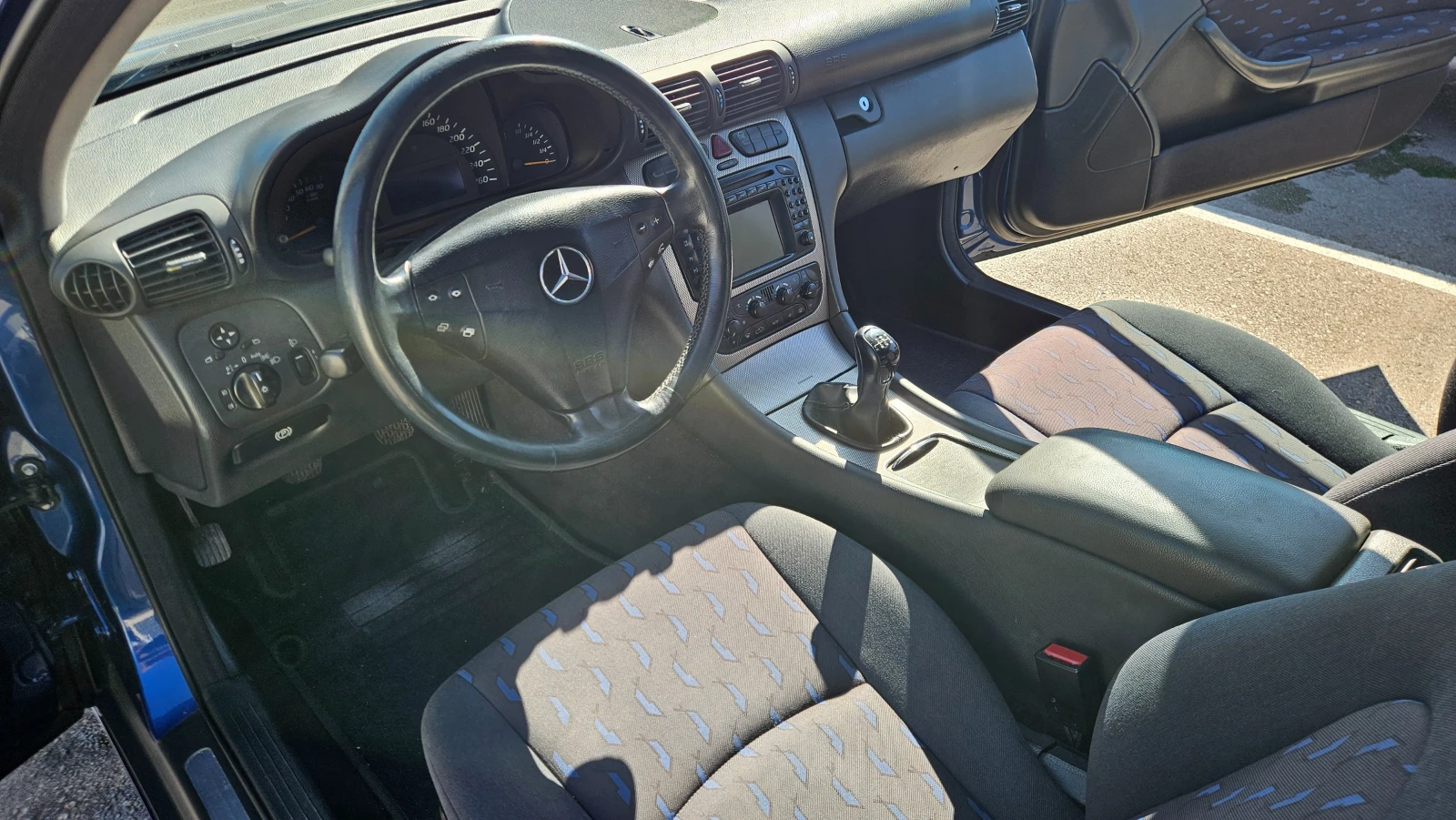 Mercedes-Benz C 180 W203, снимка 6 - Автомобили и джипове - 56350026