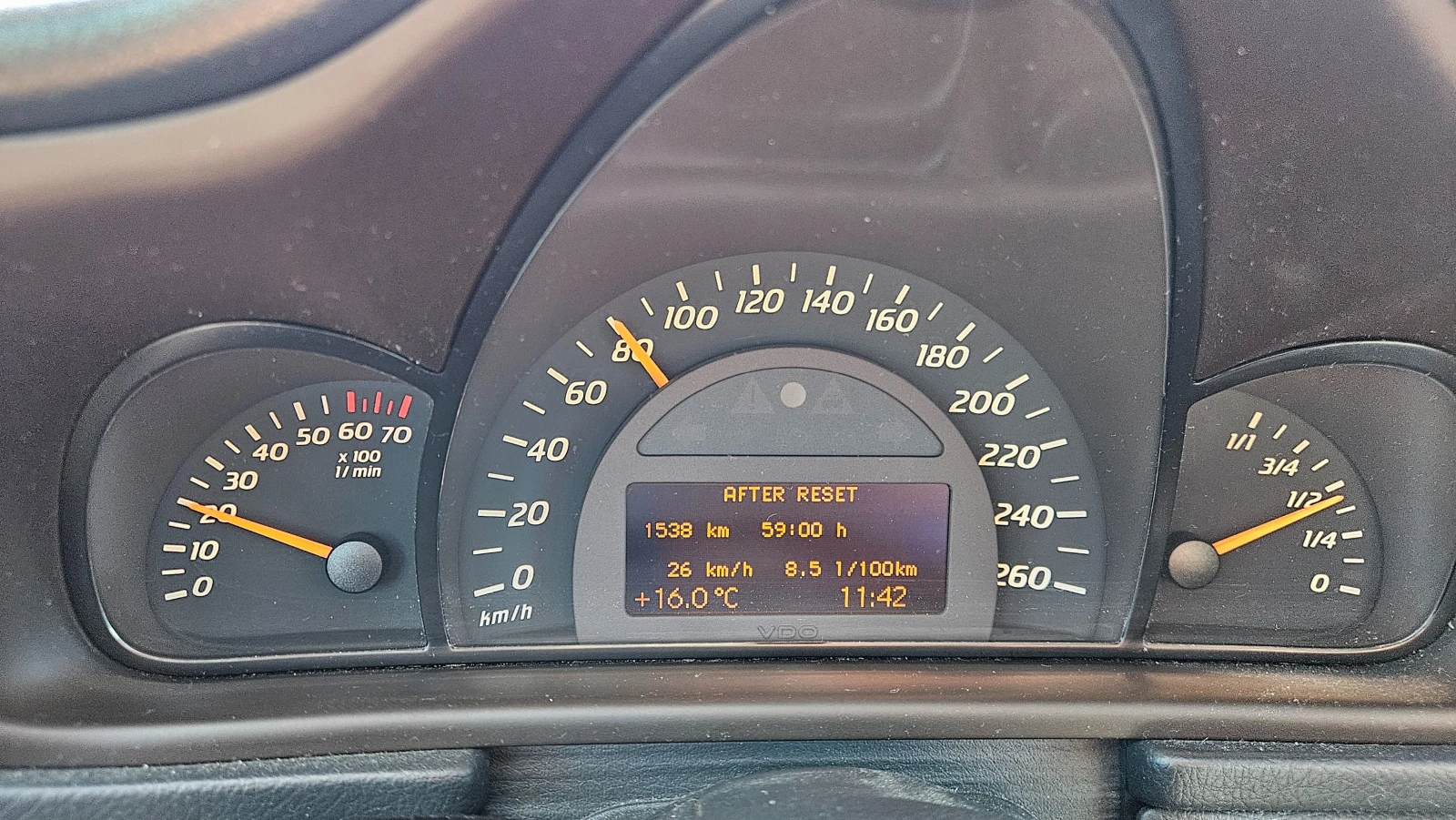 Mercedes-Benz C 180 W203, снимка 3 - Автомобили и джипове - 56350026