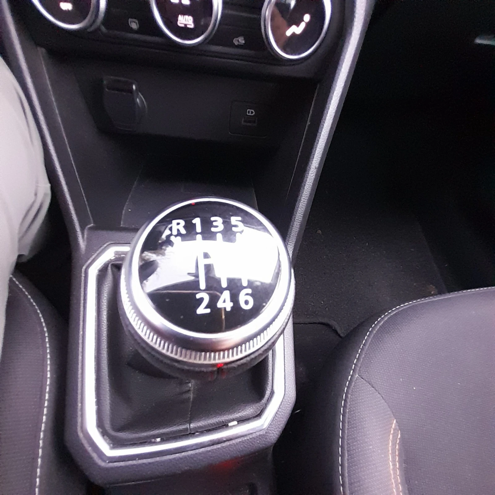 Dacia Sandero, снимка 8 - Автомобили и джипове - 56392566