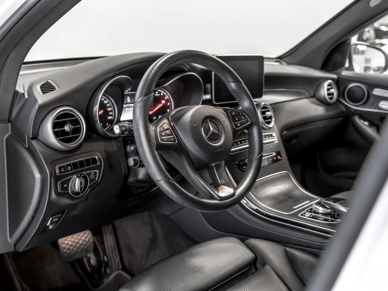 Mercedes-Benz GLC 300 ПАМЕТ* 360 CAM* ПАНОРАМА* ПОДГРЕВ* КОЖА* KEYLESS, снимка 8 - Автомобили и джипове - 52466328