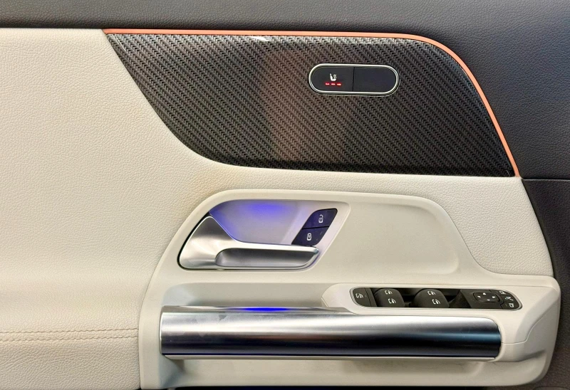 Mercedes-Benz GLA 200 AMG* 4Matic* Подгреви* Гаранция* Лизинг* , снимка 7 - Автомобили и джипове - 52495092