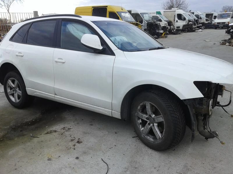 Audi Q5 2.0tdi, снимка 9 - Автомобили и джипове - 27490134