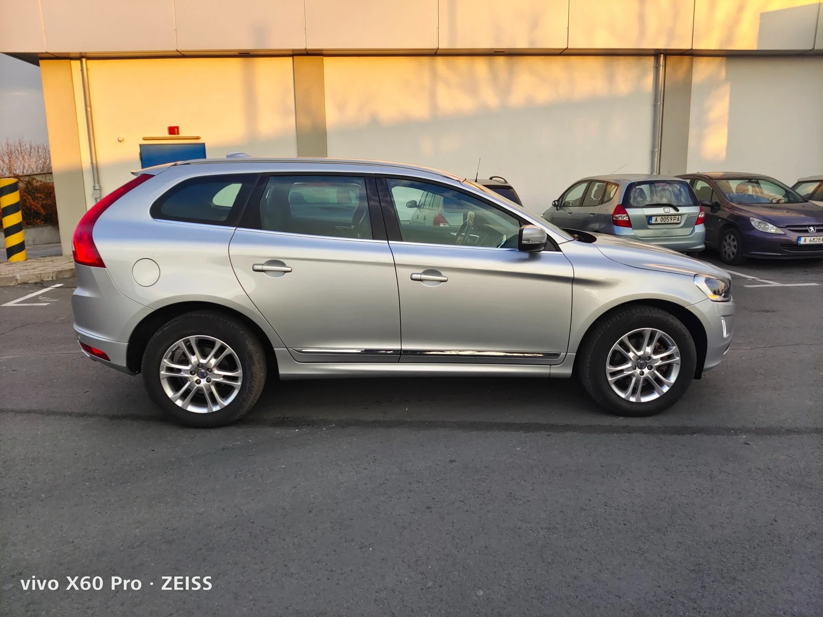 Volvo XC60 2.4D5AWD Swiss Autom. | Mobile.bg   16
