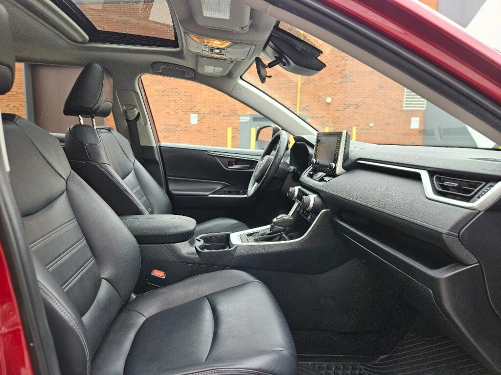 Toyota Rav4 XLE* PREMIUM* AWD* LEATHER* SUNROOF | Mobile.bg   11