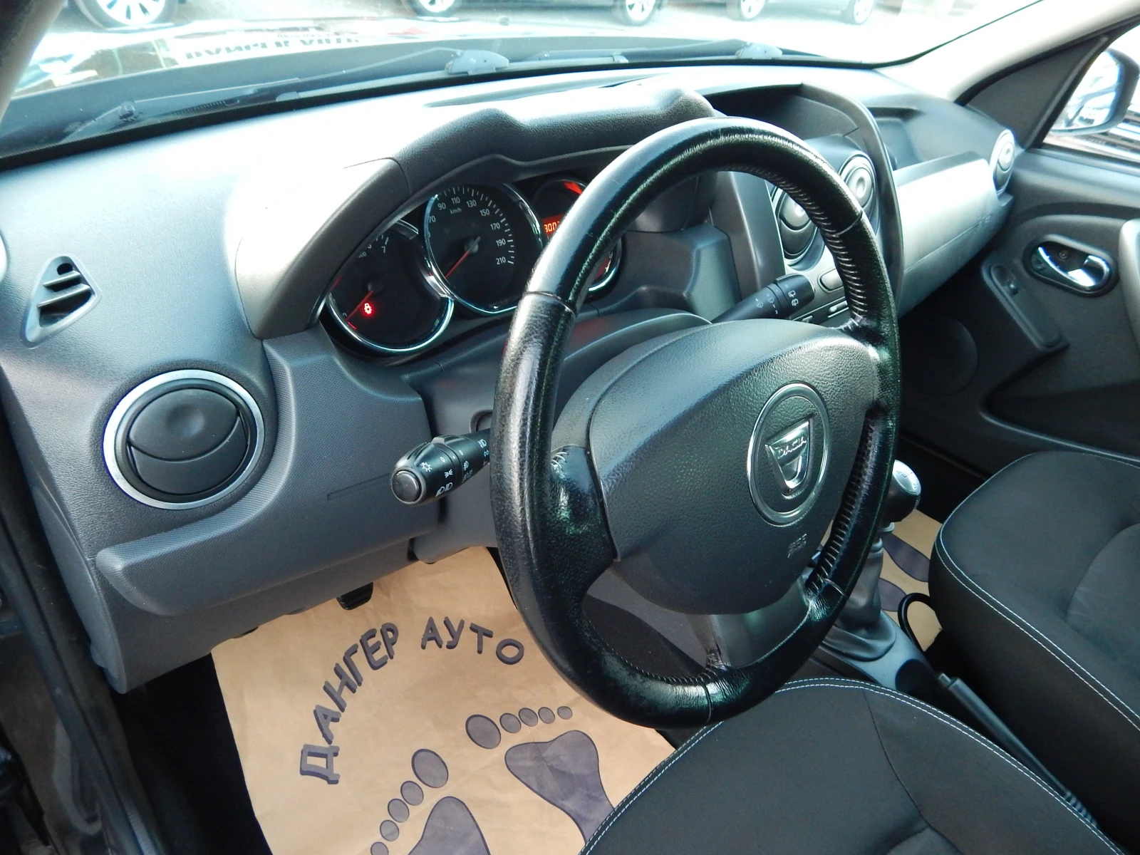 Dacia Duster 1.5DCI* 4x4* EURO5* , снимка 10 - Автомобили и джипове - 53801667