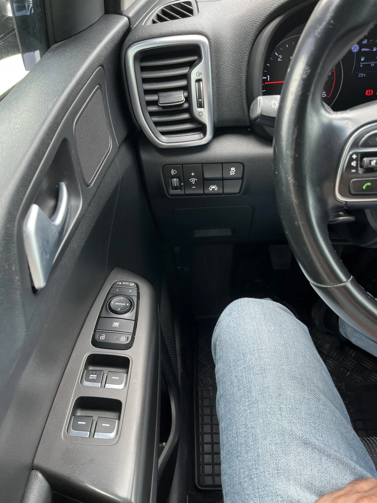 Kia Sportage, снимка 9 - Автомобили и джипове - 54829891