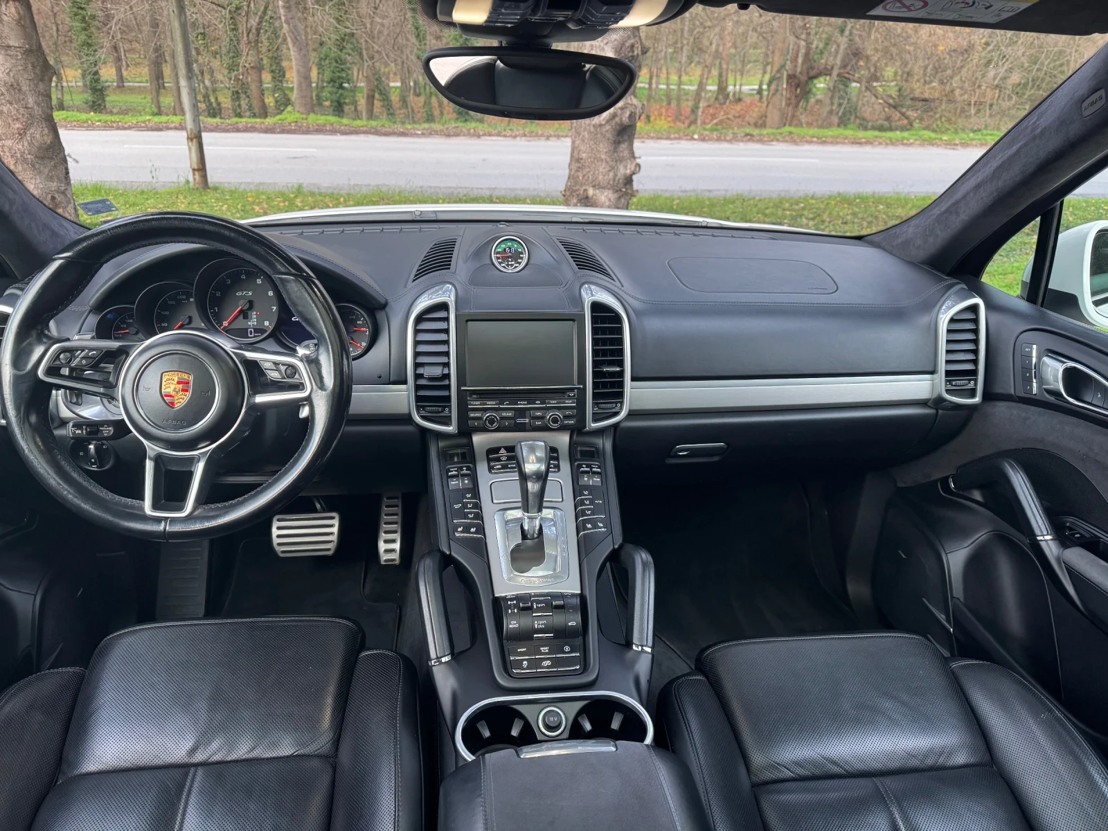 Porsche Cayenne  GTS ВАКУУМ/ОБДУХ/ДИСКТРОНИК, снимка 10 - Автомобили и джипове - 54912859