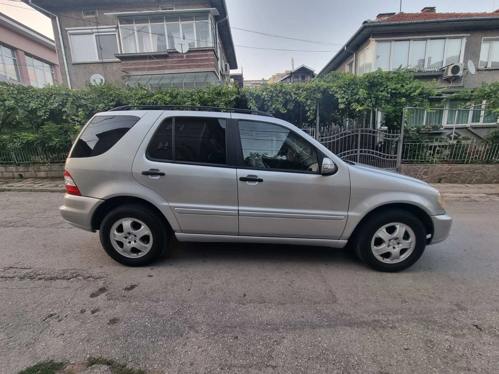 Mercedes-Benz ML 270, снимка 6 - Автомобили и джипове - 55511432