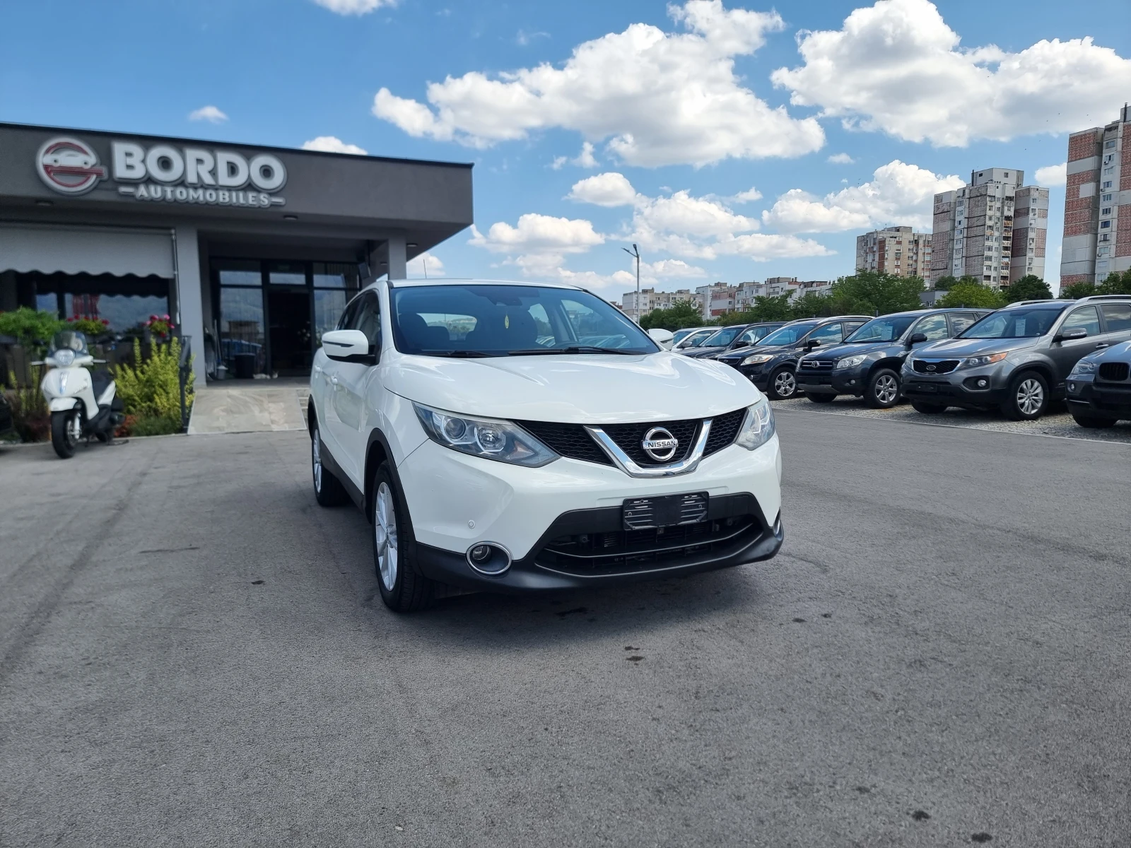 Nissan Qashqai 1.6DCI , снимка 9 - Автомобили и джипове - 55615288