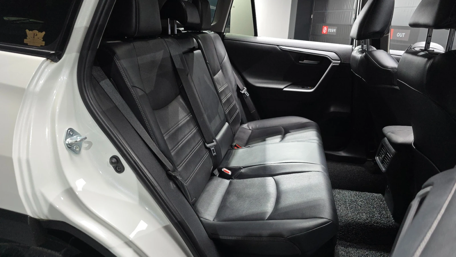Toyota Rav4 2, 5 Limited Hybrid AWD, снимка 10 - Автомобили и джипове - 56006738