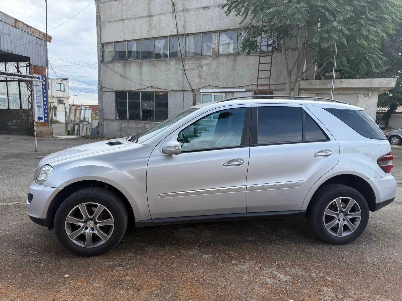 Mercedes-Benz ML 350, снимка 2 - Автомобили и джипове - 56198170
