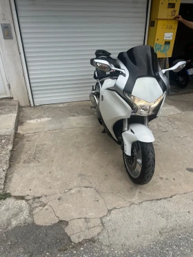 ������ Honda Vfr