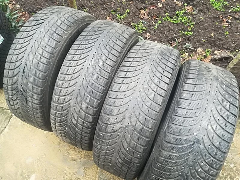 Гуми Зимни 235/60R17, снимка 2 - Гуми и джанти - 23634213