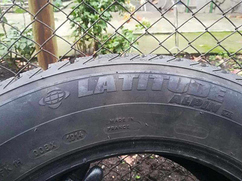 Гуми Зимни 235/60R17, снимка 6 - Гуми и джанти - 23634213