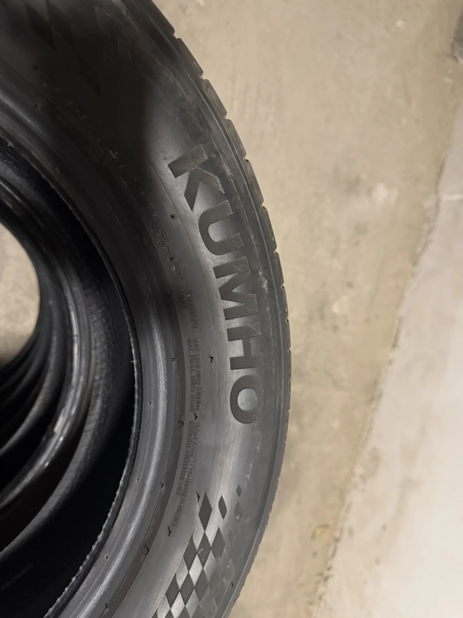Гуми Летни 205/60R16, снимка 2 - Гуми и джанти - 55445142