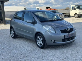 Toyota Yaris 1.4D4D| ОБСЛУЖЕНА| РЕГИСТРИРАНА| 2 КОМПЛЕКТА ГУМИ, снимка 2
