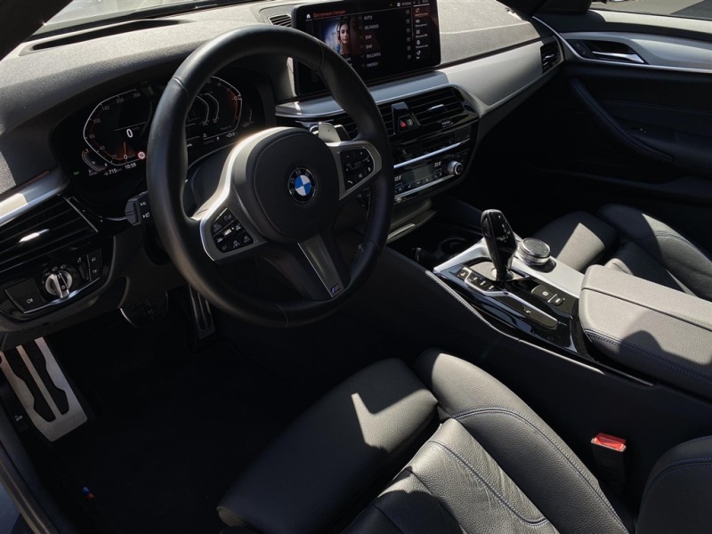 BMW 530 d xDrive Sedan, снимка 5 - Автомобили и джипове - 45842026