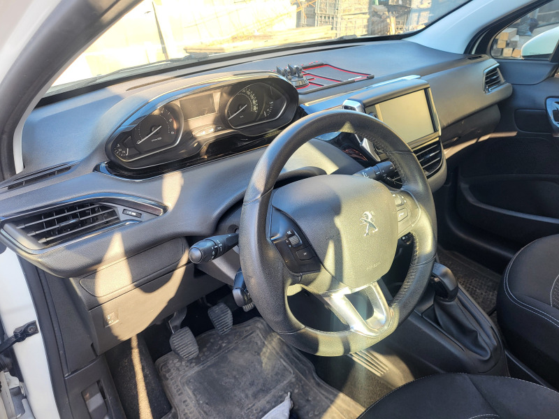 Peugeot 208 BlueHDi, снимка 10 - Автомобили и джипове - 46590762