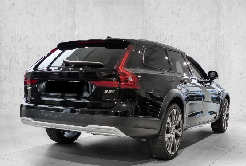 Volvo V90 Cross Country B5 = Ultimate= Four C Air Suspension Гаранция, снимка 2 - Автомобили и джипове - 47344304