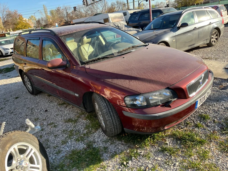 Volvo V70 Комби, снимка 1 - Автомобили и джипове - 48131637