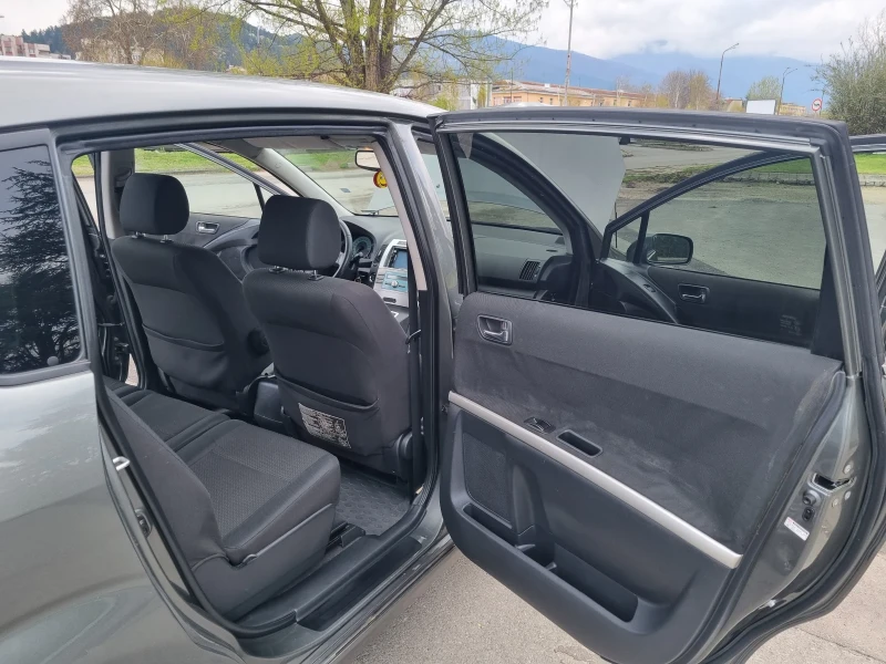 Toyota Corolla verso, снимка 11 - Автомобили и джипове - 52553362