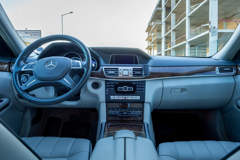 Mercedes-Benz E 500 Exclusive AMG Folie, снимка 16 - Автомобили и джипове - 52260019
