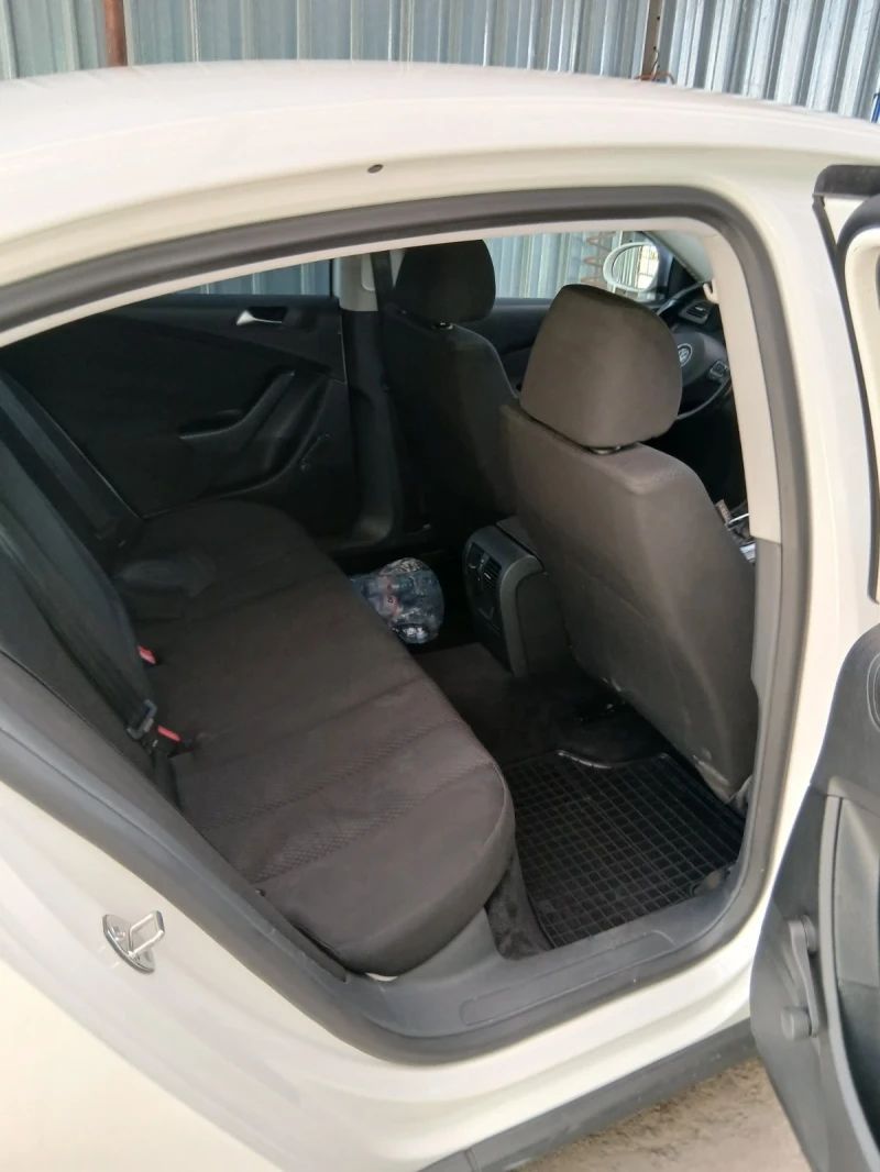 VW Passat 1.4, снимка 11 - Автомобили и джипове - 52347087
