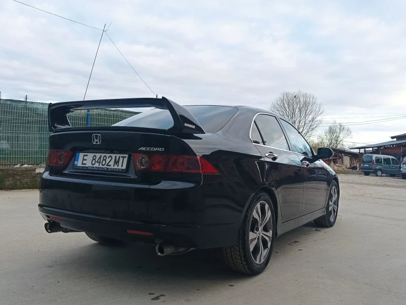 Honda Accord 2.4 i-Vtec Executive Facelift, снимка 3 - Автомобили и джипове - 52680547