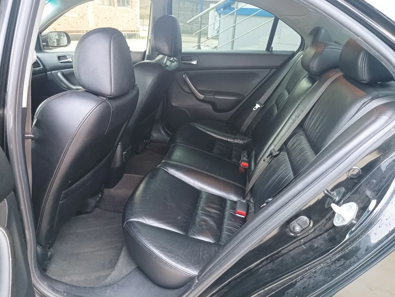 Honda Accord 2.4 i-Vtec Executive Facelift, снимка 7 - Автомобили и джипове - 52680547