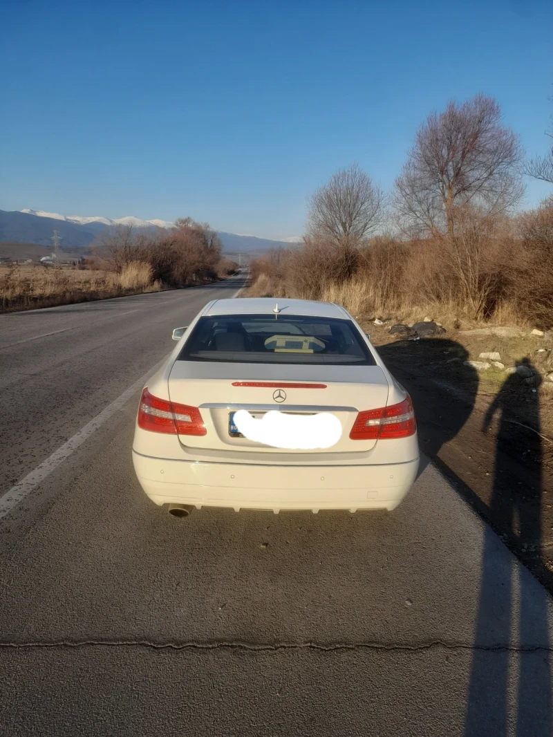 Mercedes-Benz E 220 2.2, снимка 3 - Автомобили и джипове - 53156356
