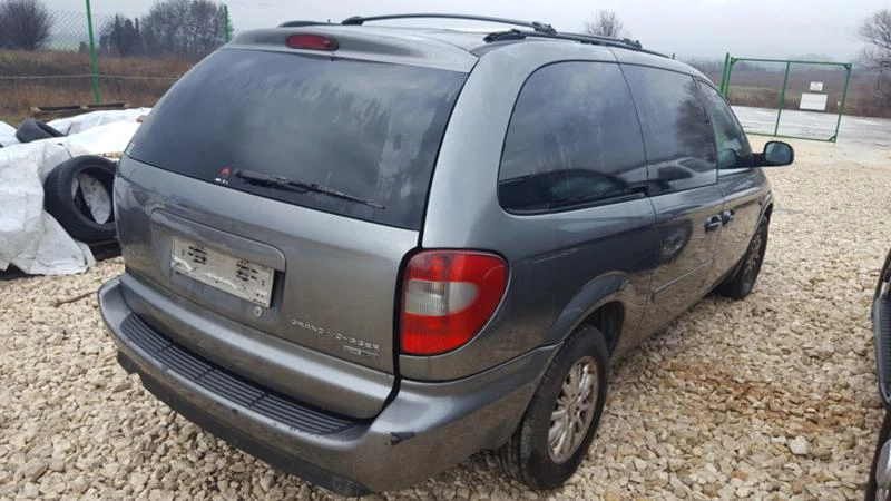 Chrysler Gr.voyager 2.8 CRD 150к.с - изображение 9