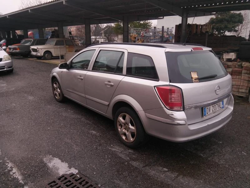 Opel Astra 1,3 cdti, снимка 5 - Автомобили и джипове - 24712183