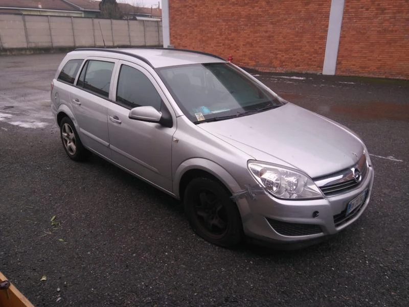 Opel Astra 1,3 cdti, снимка 2 - Автомобили и джипове - 24712183