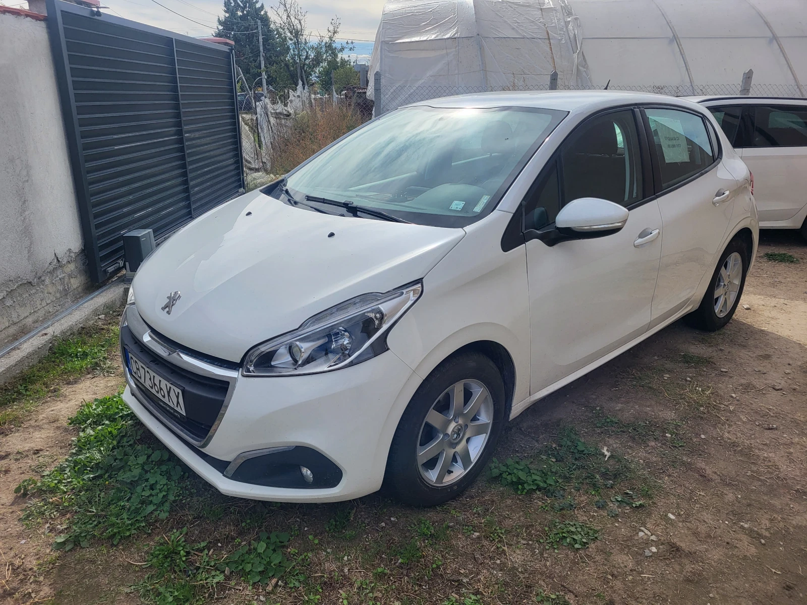 Peugeot 208 BlueHDi, снимка 1