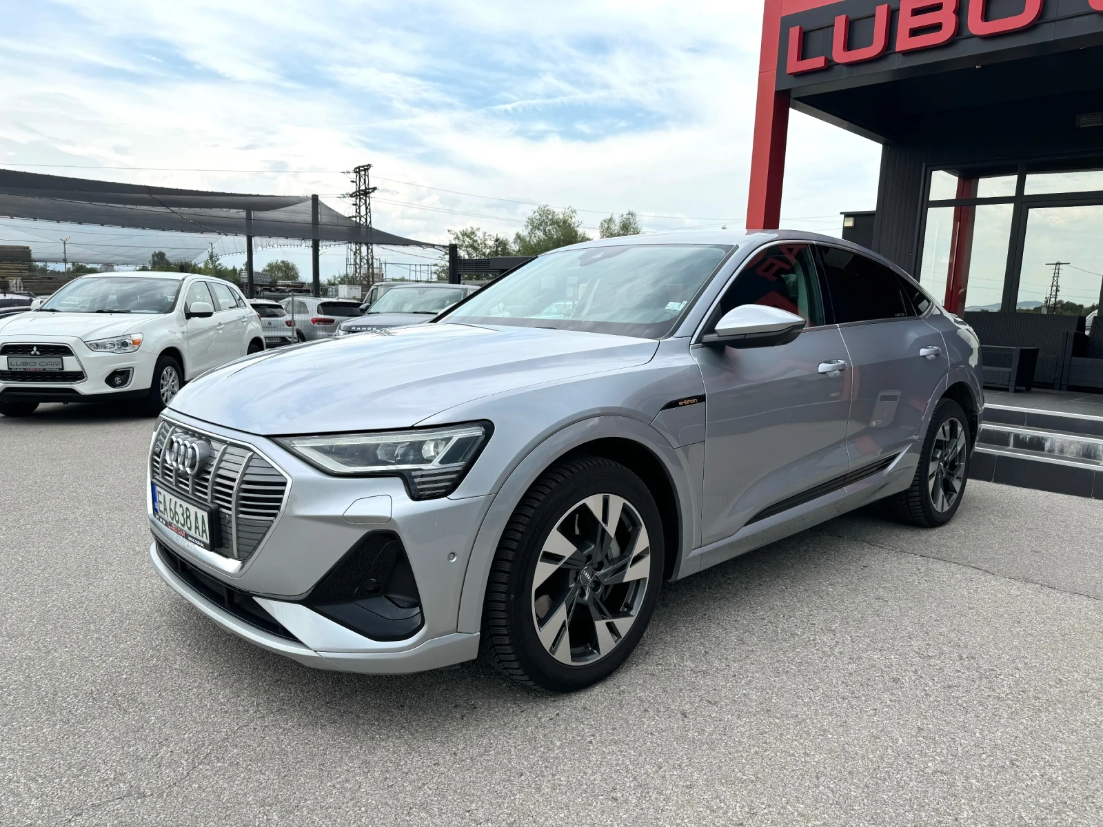 Audi E-Tron 55 SPORT-COUPE-95kW-S LINE-ПОДГРЕВ-ОБДУХВАНЕ-LONG  - изображение 2