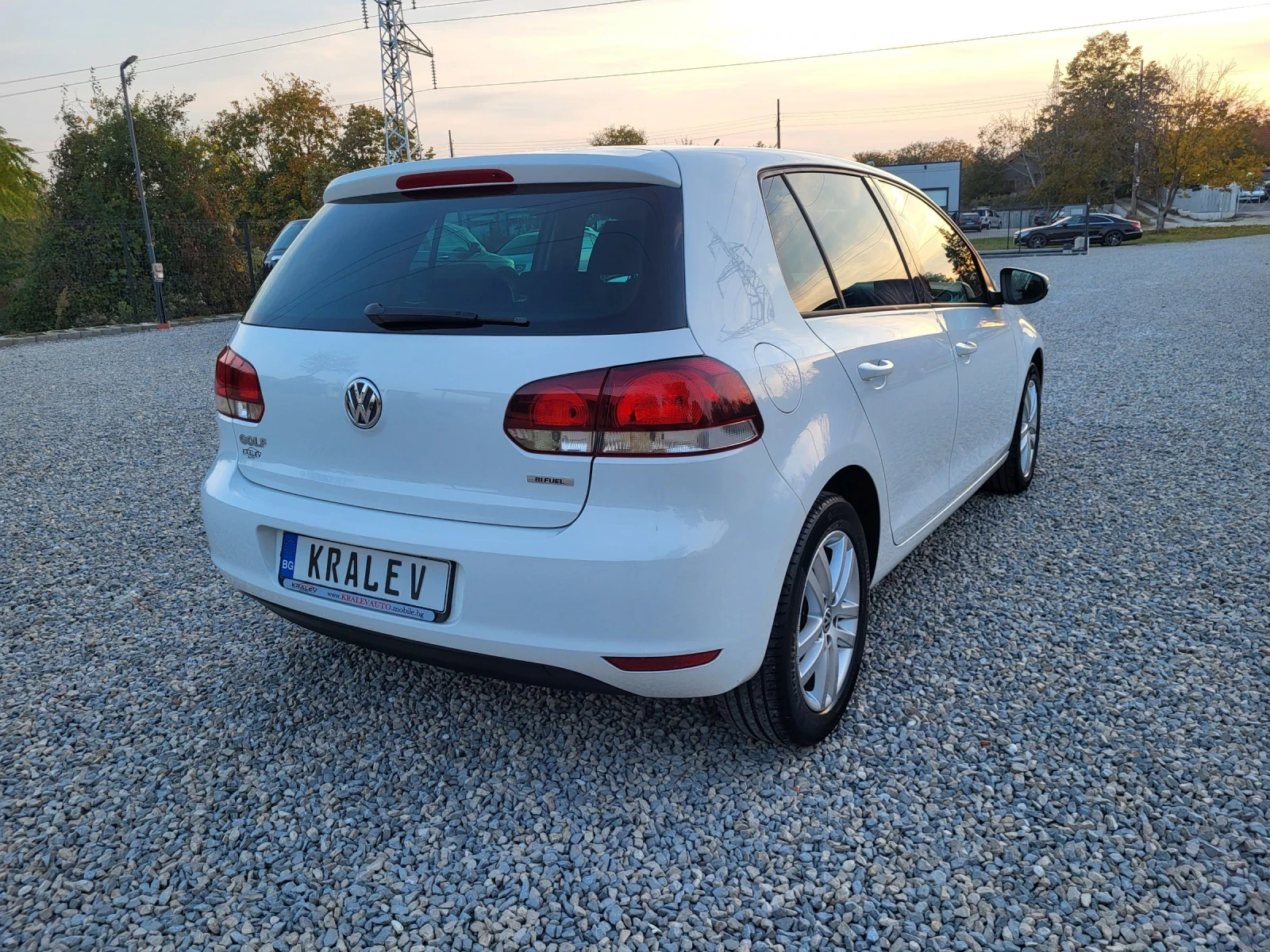 VW Golf 1.6 BI-FUEL / HIGH LINE - изображение 4