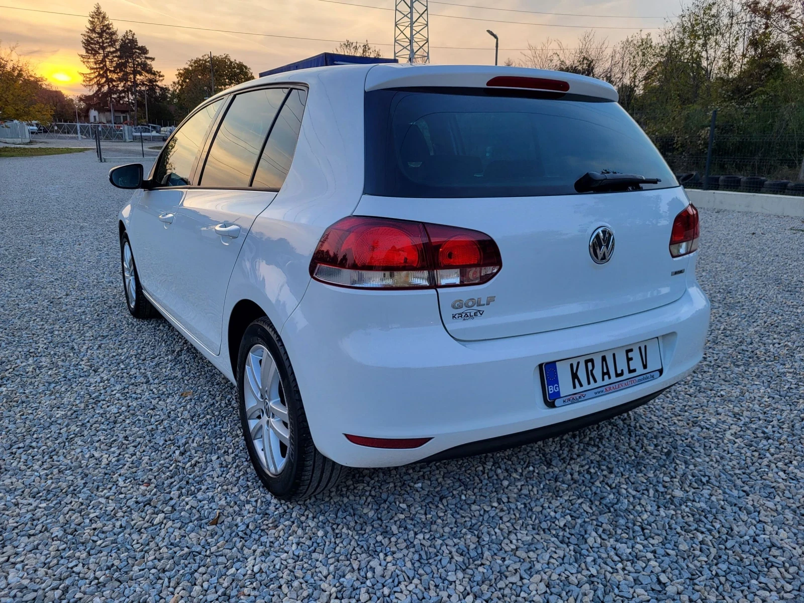 VW Golf 1.6 BI-FUEL / HIGH LINE - изображение 3