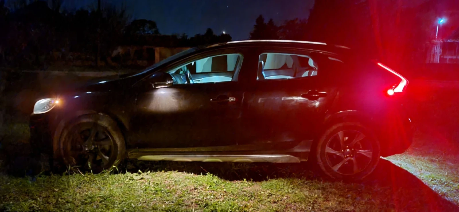 Volvo V40 Cross Country D3 - изображение 10