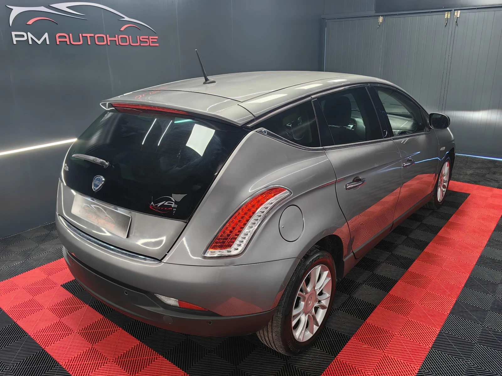 Lancia Delta КАПАРИРАНА! NAVI/EURO 5/КОЖА/АВТОПИЛОТ/КЛИМА - изображение 3