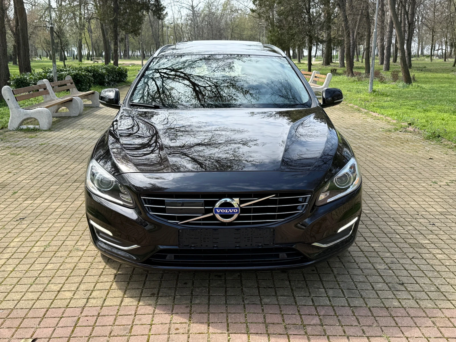 Volvo V60 Plug in Hybrid - изображение 6