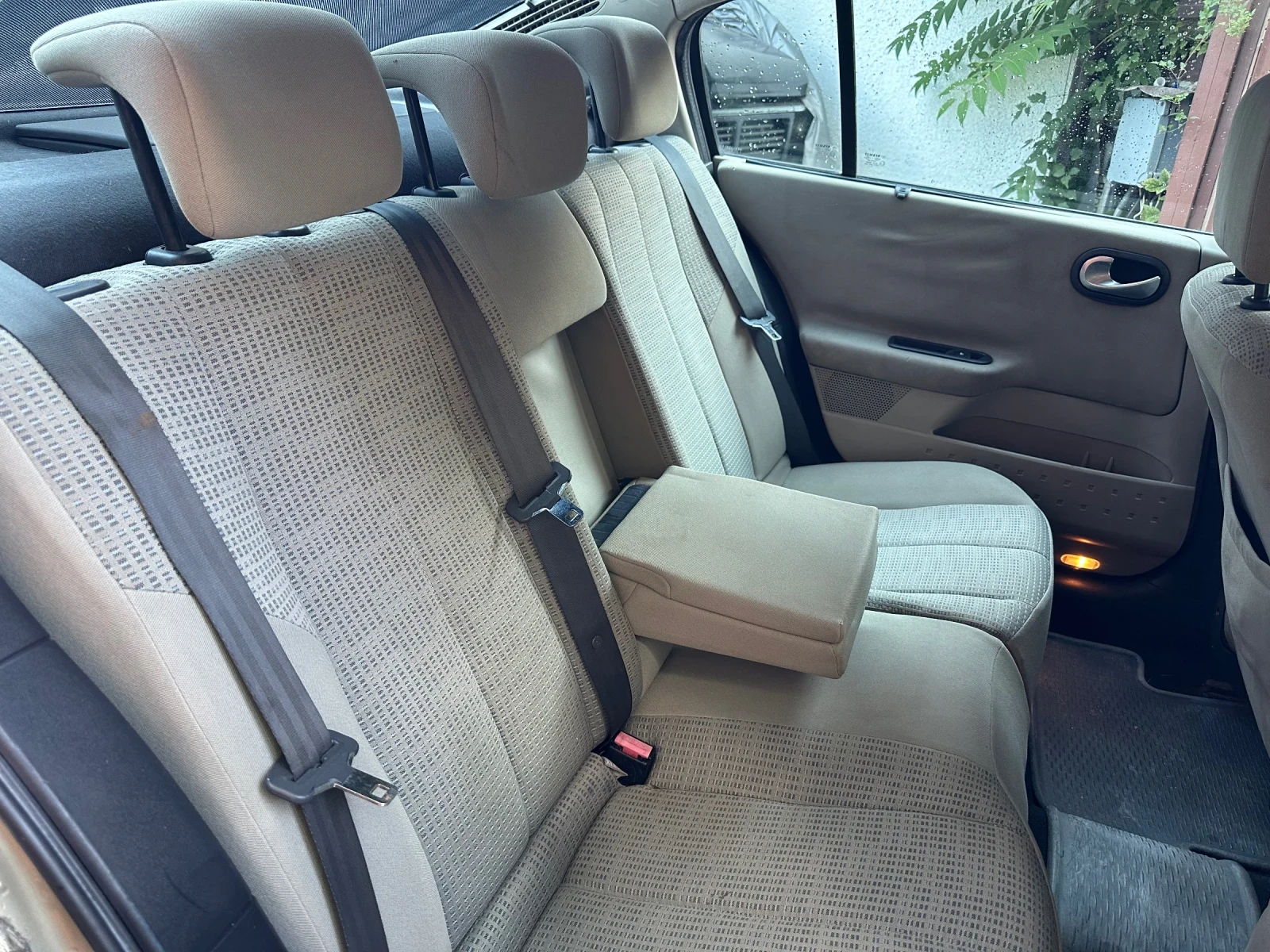 Renault Megane 1.6 - изображение 8