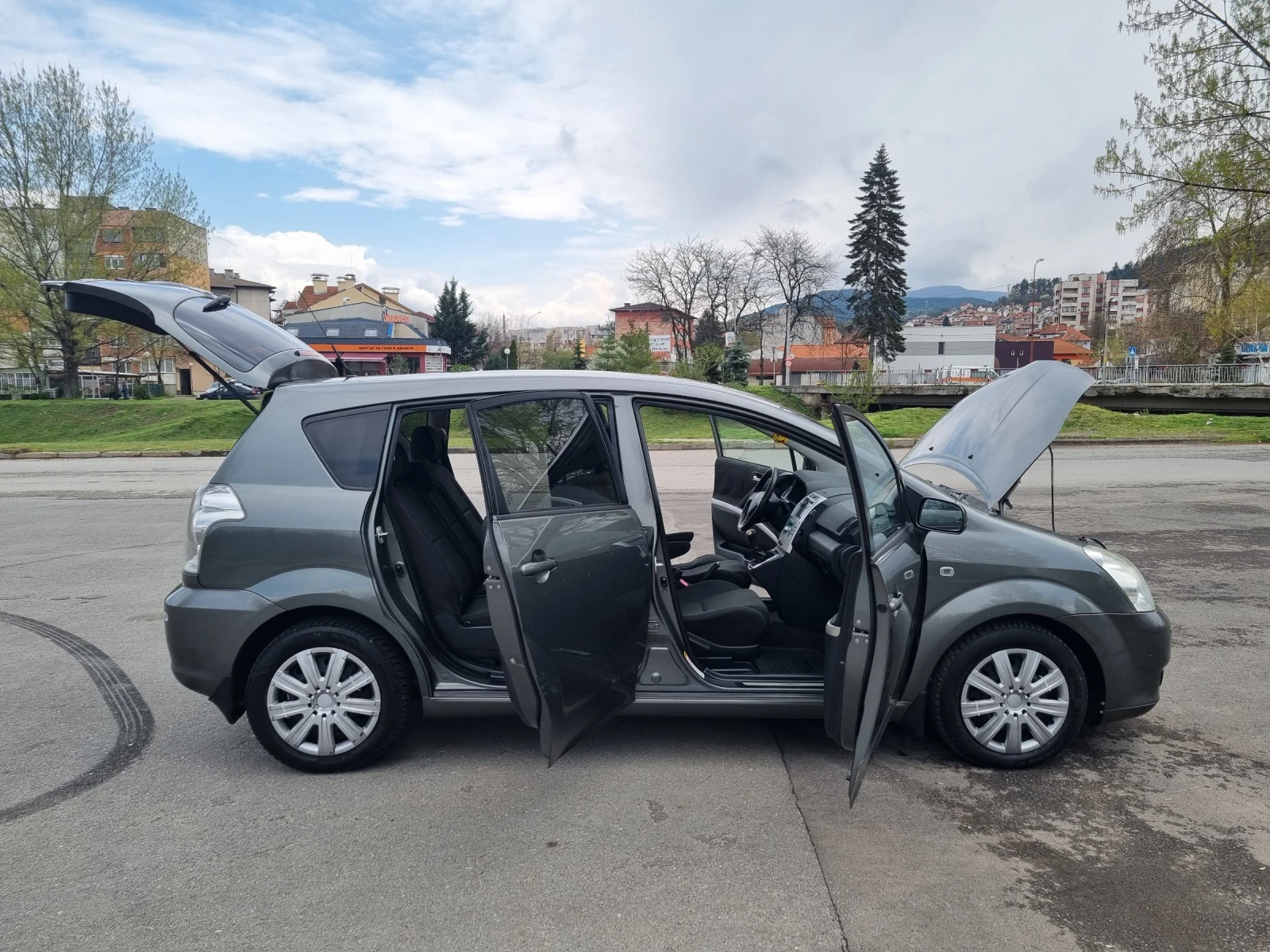 Toyota Corolla verso  - изображение 8