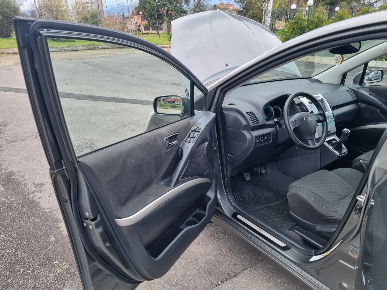 Toyota Corolla verso  - изображение 9