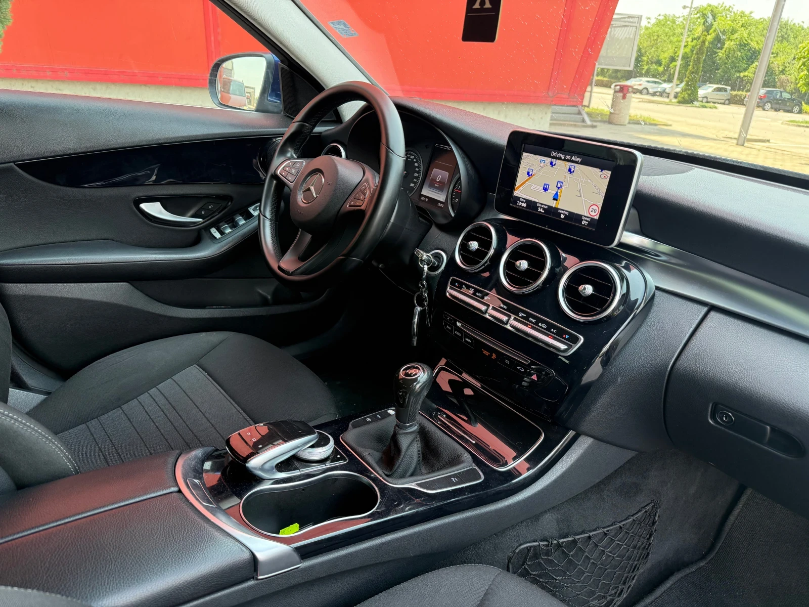 Mercedes-Benz C 220 РЪЧКА* LED* УНИКАТ - изображение 9