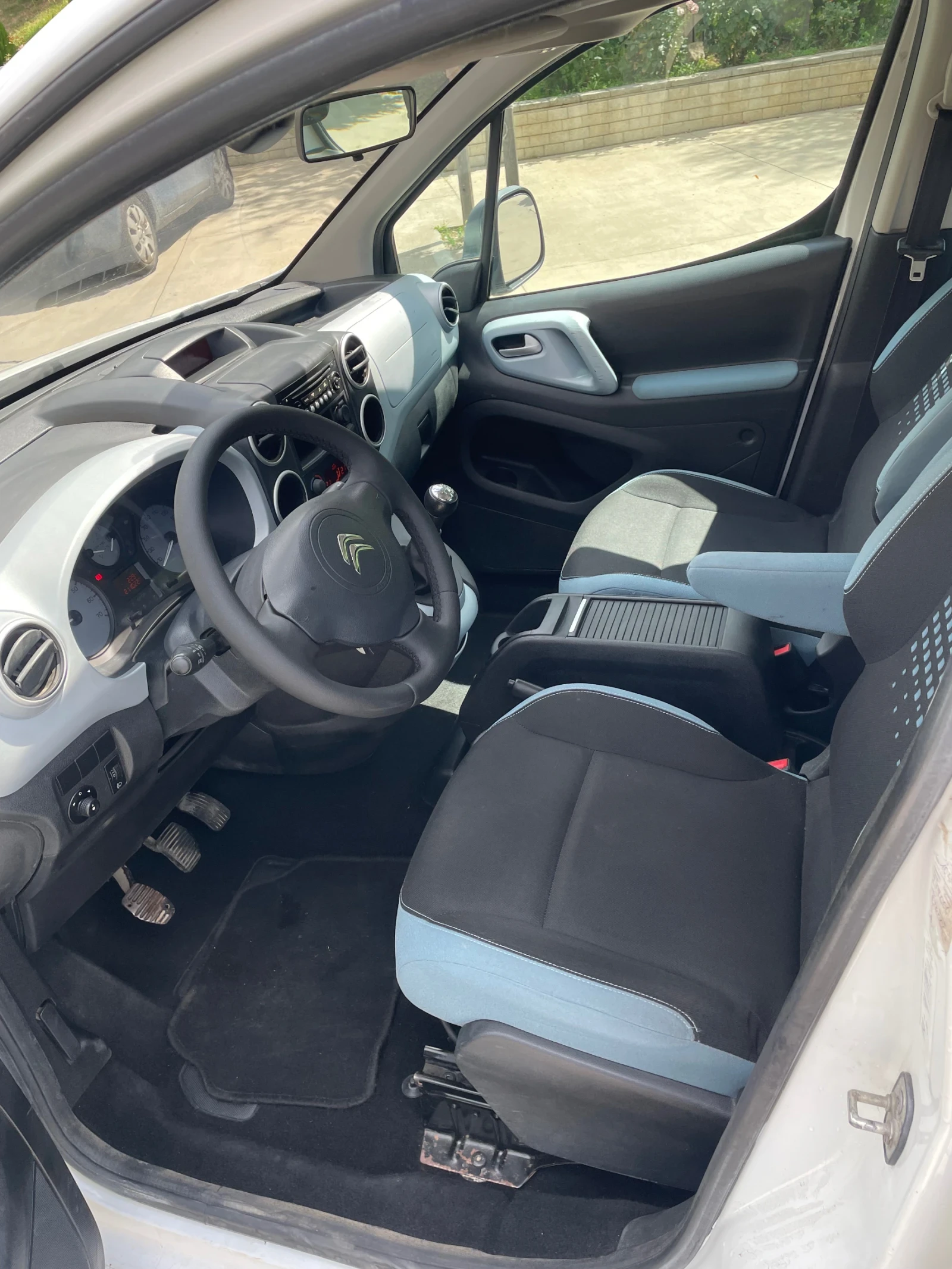 Citroen Berlingo 1.6 HDI 90кс - изображение 9