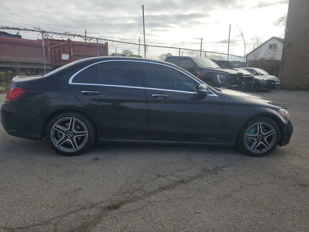 Mercedes-Benz C 300 * 4MATIC Sedan * CARFAX * БЕЗ ПЪРВОНАЧАЛНА ВНОСКА - изображение 3