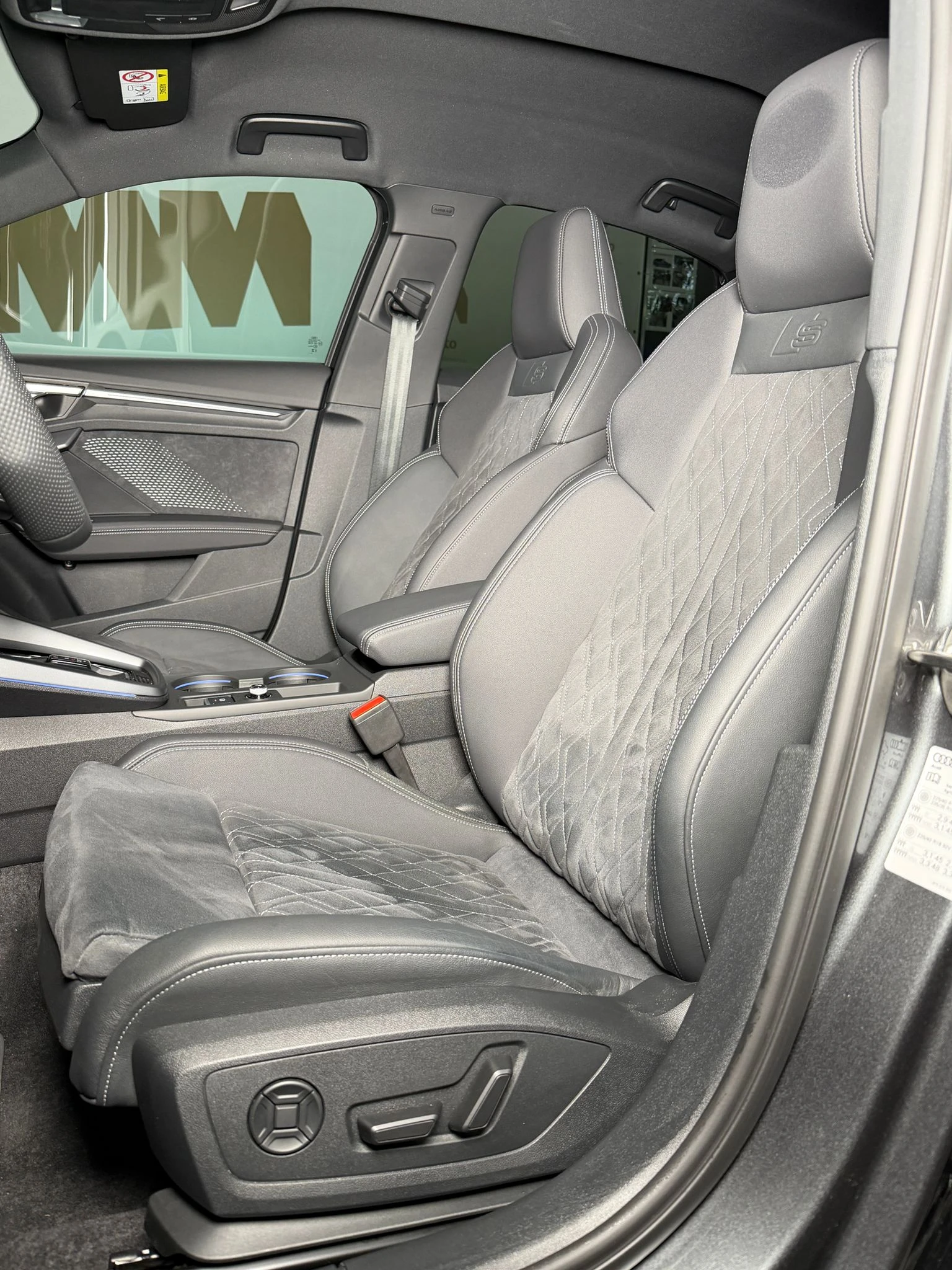 Audi S3 Limousine* Quattro* Гаранция* Alcantara* Асистенти - изображение 8