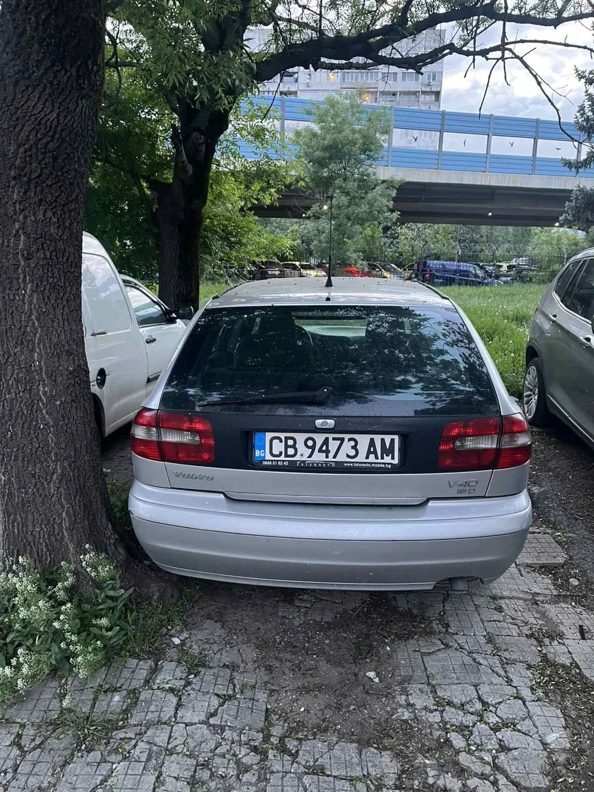 Volvo V40, снимка 2 - Автомобили и джипове - 54283745