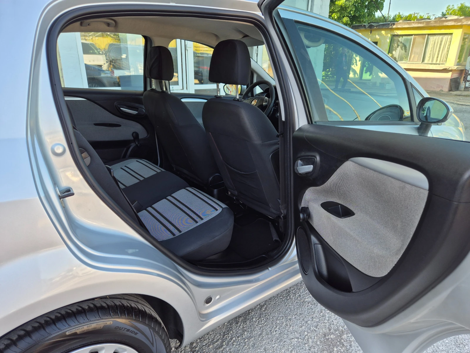 Fiat Punto EVO 1.2I KLIMA ITALY, снимка 13 - Автомобили и джипове - 54347082